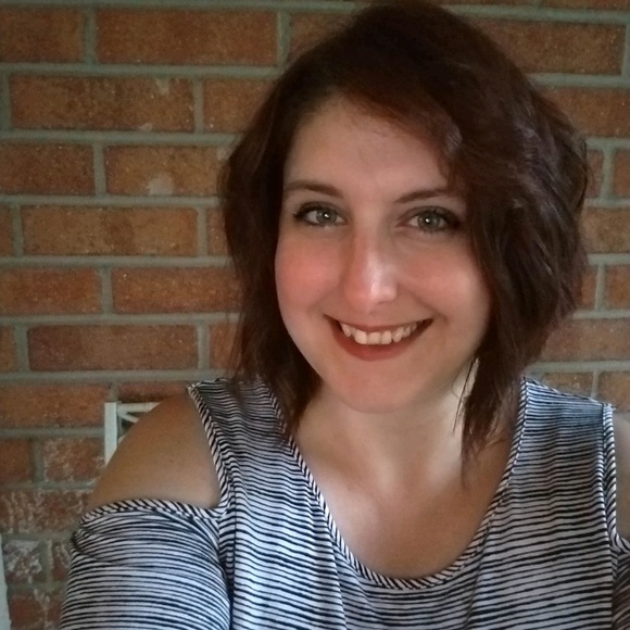Profile Picture of Jessica Stefanow (@jstef1326) on Poshmark