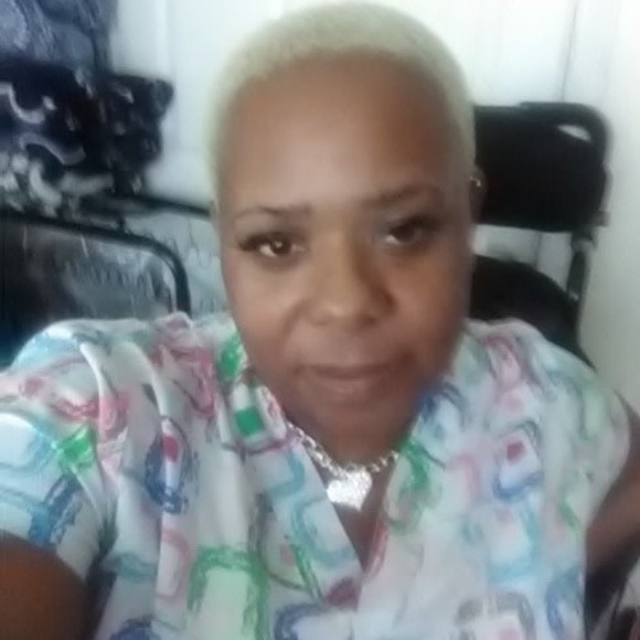 Profile Picture of Tia Simon (@tiasimon216) on Poshmark