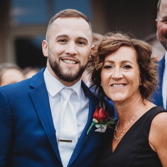 Profile Picture of Kris Gorham lapinski (@lapinkm) on Poshmark