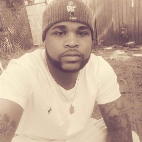 Profile Picture of Mike Lilly (@lillymike1) on Poshmark