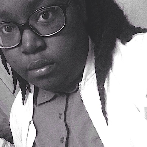 Profile Picture of Brianna Benett (@bree2k16_) on Poshmark