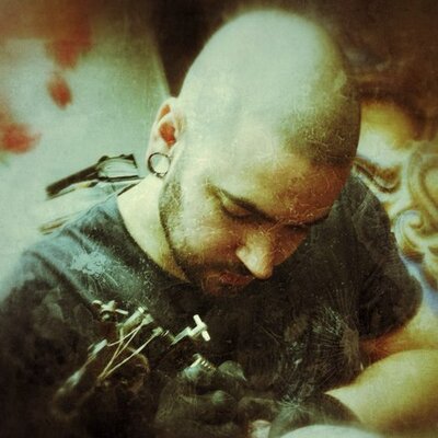 Profile Picture of Aaron Wickham (@AlteredWings) on Twitter