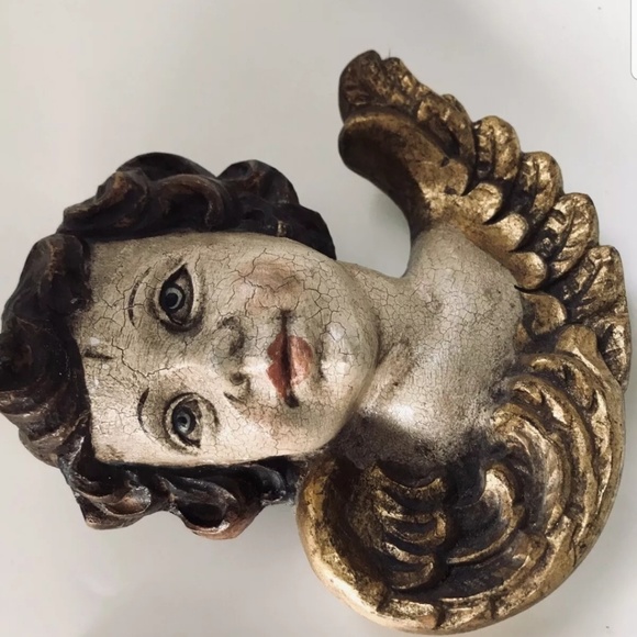 Profile Picture of Pat Pentola (@minniepurl61) on Poshmark