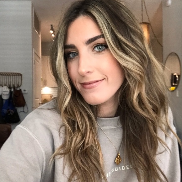 Gabrielle Hickey - Poshmark Profile Picture of Gabrielle Hickey (@gabslauren348) on Poshmark