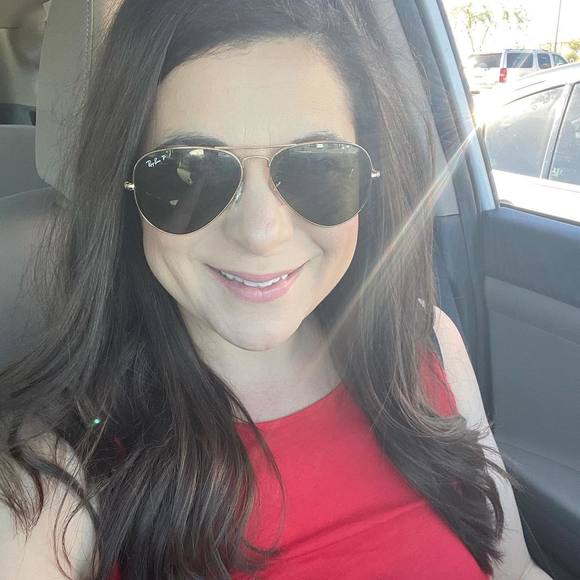 Profile Picture of Lexy Soloff (@lexyroses) on Poshmark