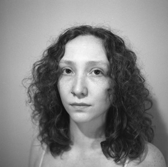 Profile Picture of Sarah Blenis (@sarahjblenis) on Poshmark