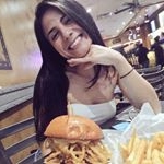 Profile Picture of Deena (@deeeniebeans) on Instagram