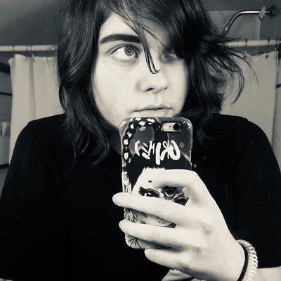 Profile Picture of Julia DeSimone (@Juliamango5) on Twitter