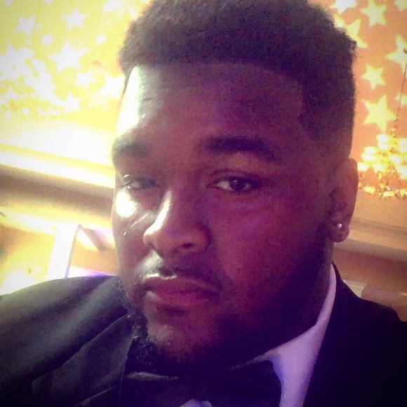 Profile Picture of Trent Holmes (@holmest1027) on Poshmark