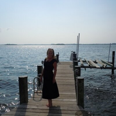 Profile Picture of Kate Simko (@misskatidid) on Twitter