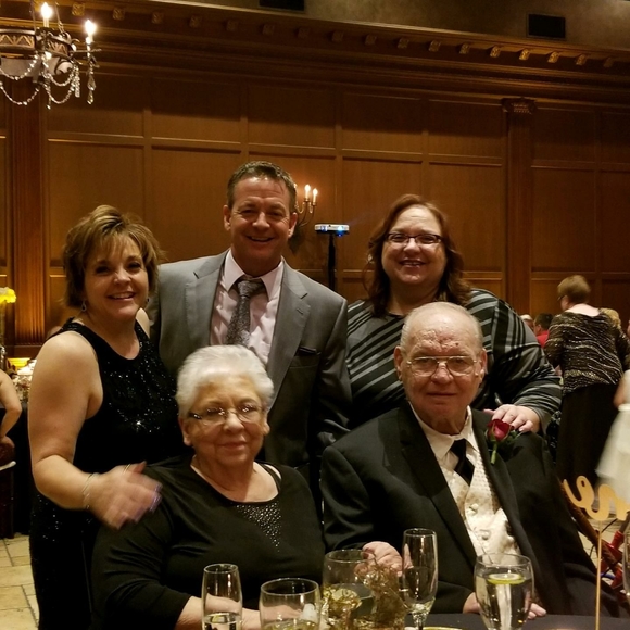 Profile Picture of Vicki Endsley (@vickiendsley) on Poshmark