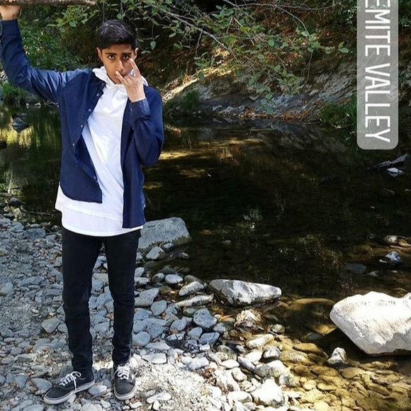 Profile Picture of Raza Shah (@raza7shah31) on Poshmark