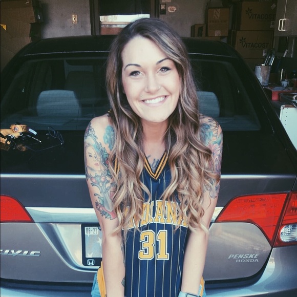 Jess Scott - Poshmark Profile Picture of Jess Scott (@jessie3rae) on Poshmark