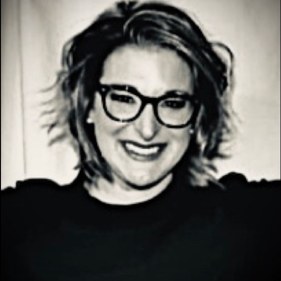 Profile Picture of Shawna Mcclure (@shawnamcclure) on Poshmark