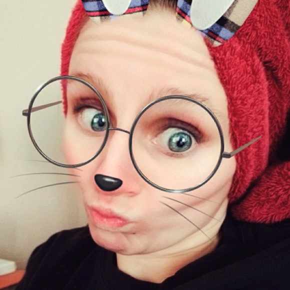 Profile Picture of Christina Sonsalla (@tina1656) on Poshmark