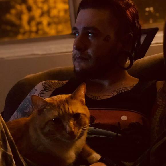 Profile Picture of Andrew Renyer (@andrewrenyer) on Poshmark