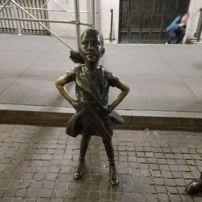 Profile Picture of Janet Bee (@JanetBeee) on Twitter