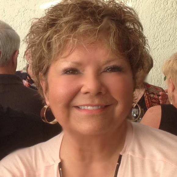 Profile Picture of Cyndy Bartness (@cyndybartness) on Poshmark