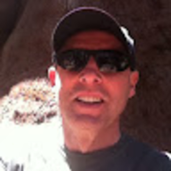 Profile Picture of Kevin Leahy (@ktl1351) on Poshmark