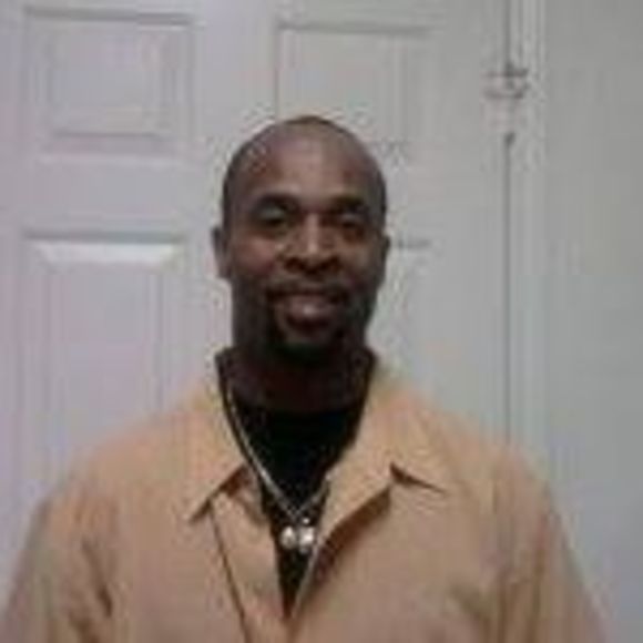 Profile Picture of Robert Ayers (@robert_ayers) on Poshmark