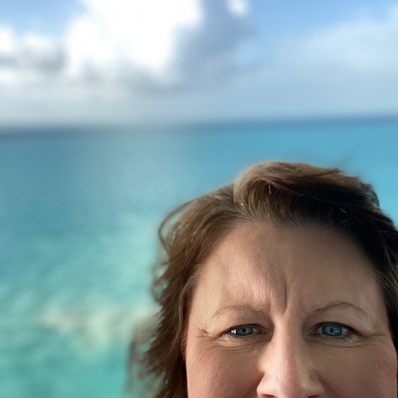 Profile Picture of Lisa Cline (@ljcline65) on Poshmark