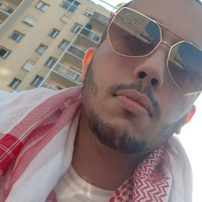 Profile Picture of Hussein ރ (@ZohraZohraBatul) on Twitter