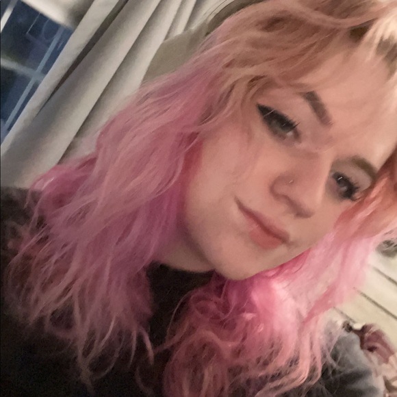 Profile Picture of Kayla Schilffarth (@lunky138) on Poshmark
