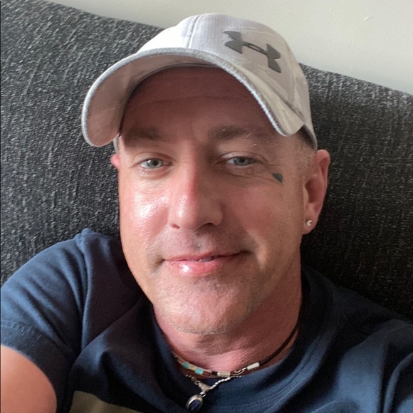 Profile Picture of Curl Chad (@schanna8) on Poshmark