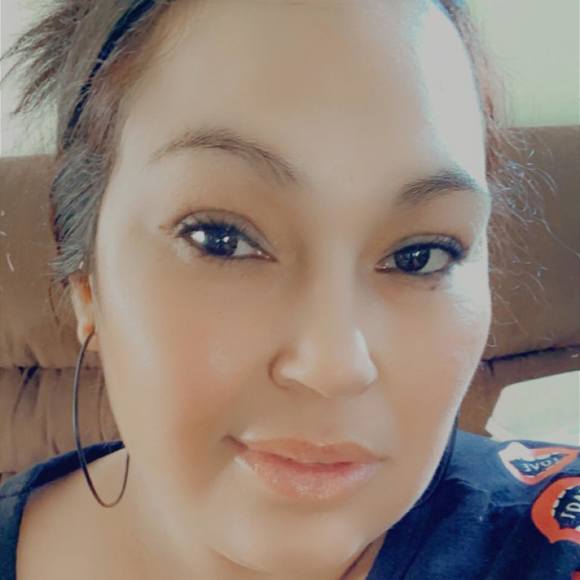 Profile Picture of Rosa Basurto (@rosabasurto2014) on Poshmark