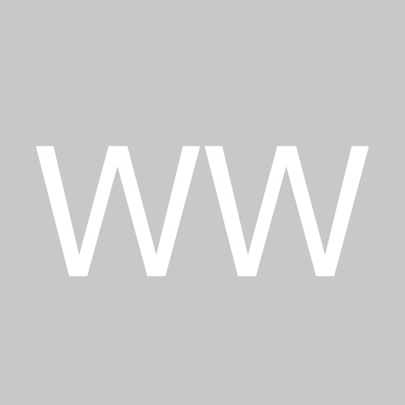 Profile Picture of Wannaelezo Wannaelezo (@wannaelezo) on Poshmark