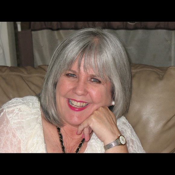 Profile Picture of Debi Hyman (@cc1000ma) on Poshmark