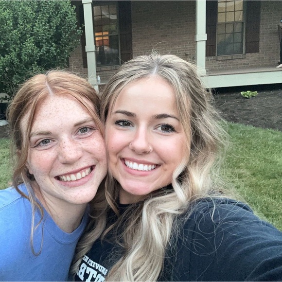 Profile Picture of Taylor Sarven (@taysarven11) on Poshmark