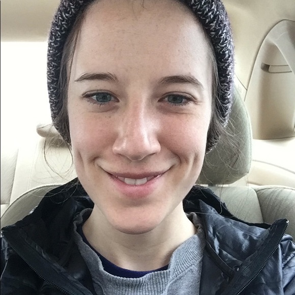 Profile Picture of Claire Zinser (@ctzinser) on Poshmark