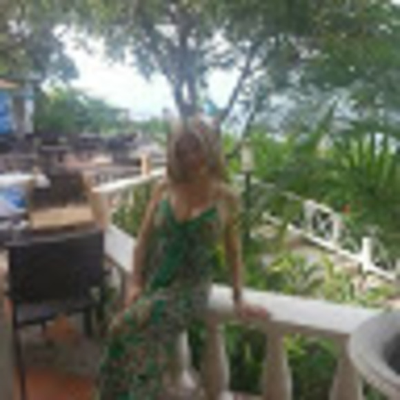 Maria Angelis - Poshmark Profile Picture of Maria Angelis (@littlestuff1968) on Poshmark