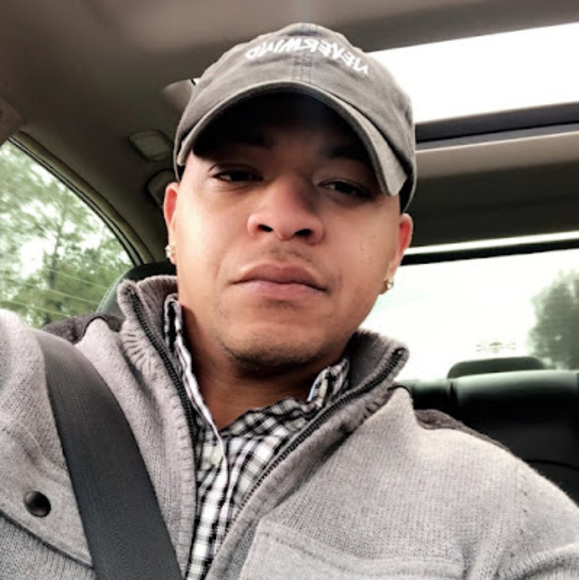 Profile Picture of Antwan Moore (@antwanmoore2243) on Poshmark