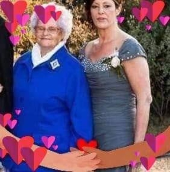 Profile Picture of Fiona Monteath (@fourmonties) on Poshmark