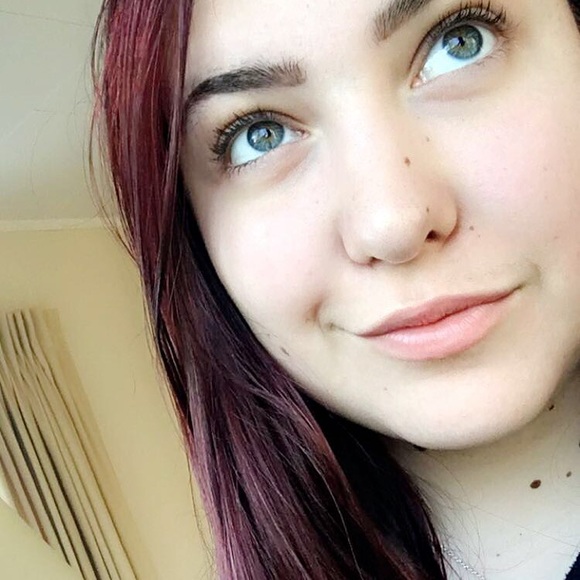 Profile Picture of Emily Wrzos (@pandabell70000) on Poshmark