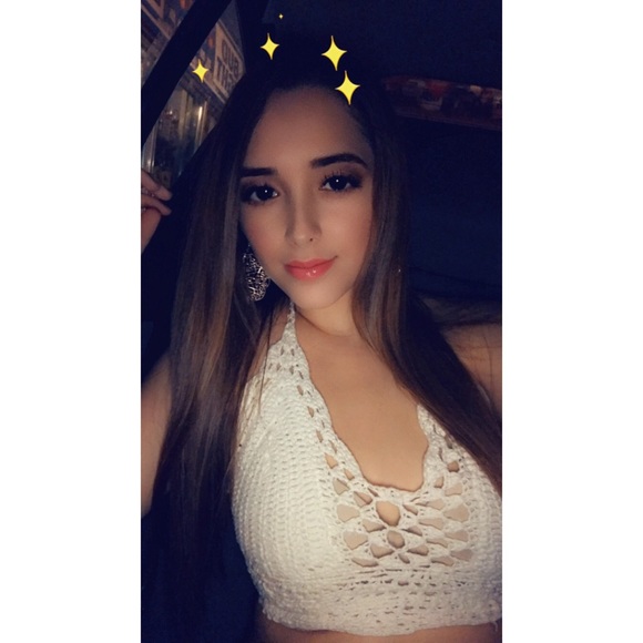 Profile Picture of Cassandra Vazquez (@cass_112199) on Poshmark