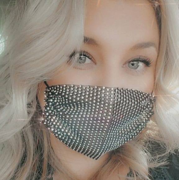 Raychel Towell - Poshmark Profile Picture of Raychel Towell (@raychelt83) on Poshmark