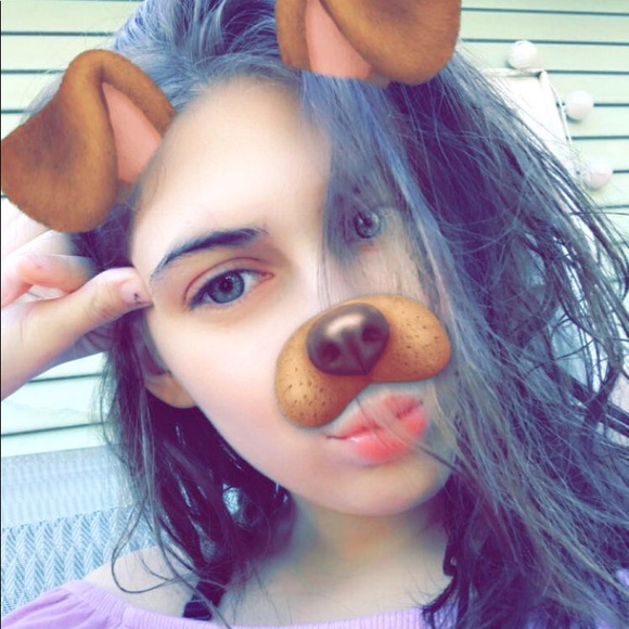 Profile Picture of Autumn Peckowitz (@autumnpeckowitz) on Poshmark