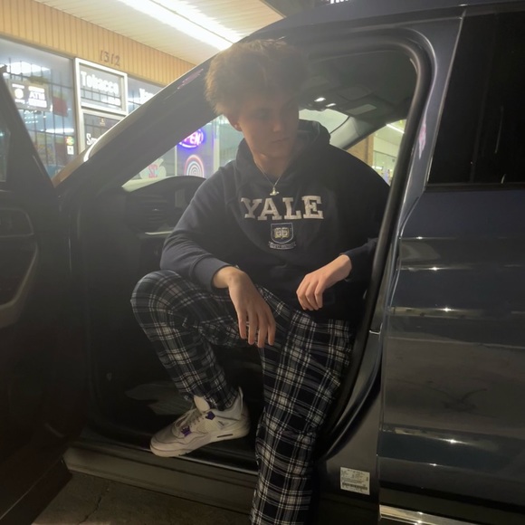 Profile Picture of Carson Fredrickson-hicks (@ctfhicks47) on Poshmark