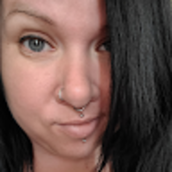 Profile Picture of Deanna Fyfe (@deanna_fyfe) on Poshmark