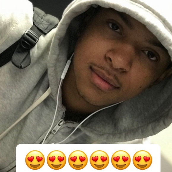 Profile Picture of Matthew Barner (@matt_flexin) on Poshmark