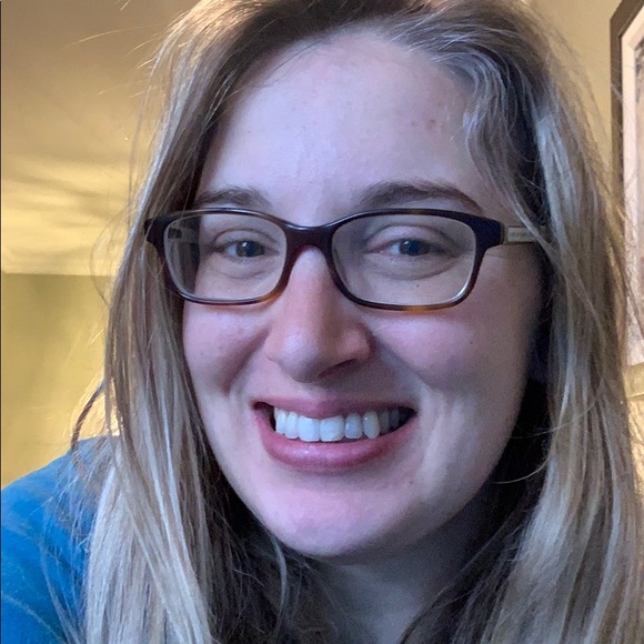 Profile Picture of Aurelie Luscher (@zrelie) on Poshmark