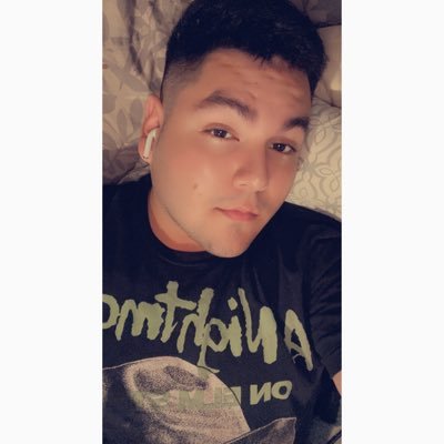 Profile Picture of Chris 🥺 (@KenTingzz) on Twitter