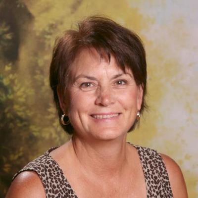 Profile Picture of Sheila Larsen (@basset_larsen) on Twitter