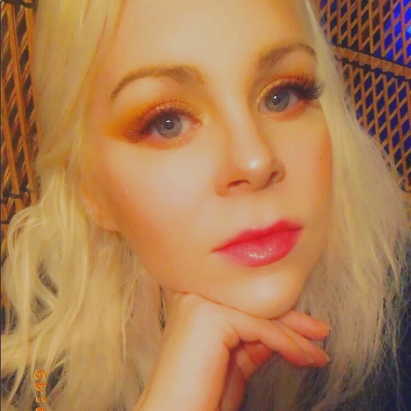Profile Picture of Christina Brugger (@gypsychris) on Poshmark