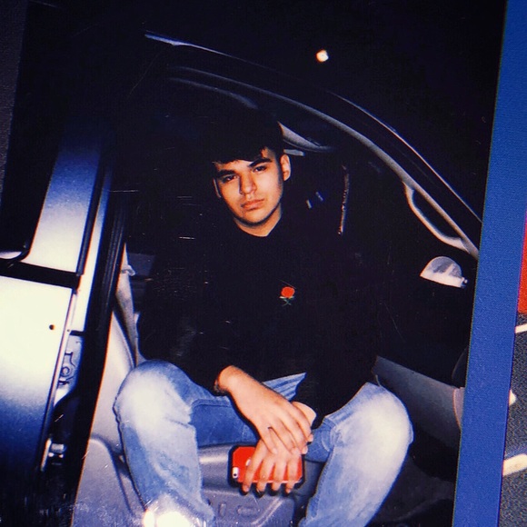 Profile Picture of Axel Flores (@axel1054) on Poshmark