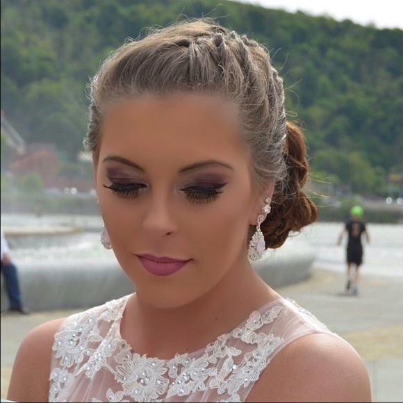 Profile Picture of Alaina Dvorsky (@alainadvorsky) on Poshmark