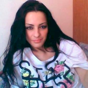 Profile Picture of Eleni Petrou (@helenangel354) on Twitter